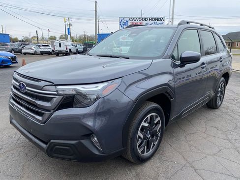 Used 2025 Subaru Forester Premium AWD/4WD image 7