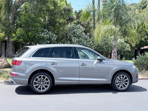 Used 2017 Audi Q7 3.0T Prestige AWD/4WD image 5