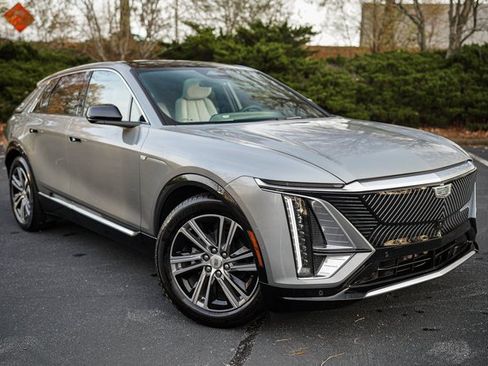 Used 2024 Cadillac Lyriq Luxury image 14