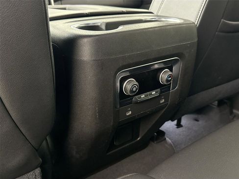 Used 2021 Chevrolet Suburban LT image 34