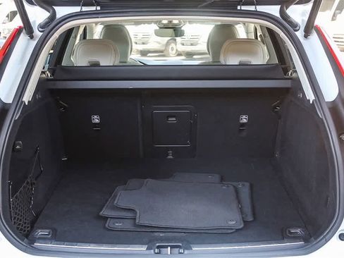 Used 2024 Volvo XC60 B5 Ultimate image 28