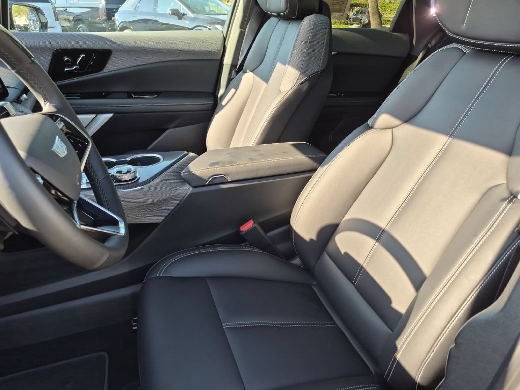 Used 2026 Cadillac Optiq Sport 1 RWD image 12