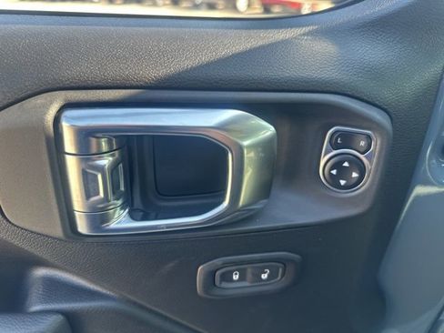 New 2025 Jeep Gladiator Willys image 18