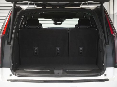 Used 2021 Cadillac Escalade Sport w/ Driver Assist Tech Package AWD/4WD image 34