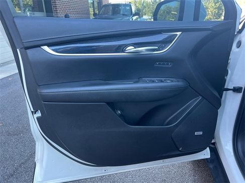 Used 2021 Cadillac XT5 Premium Luxury image 10