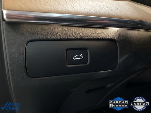 Used 2025 Volvo XC90 B6 Plus image 31