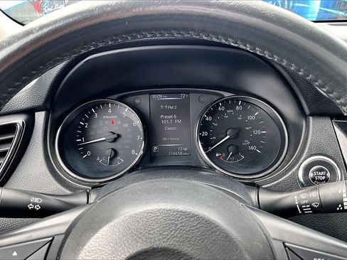 Used 2017 Nissan Rogue SV AWD/4WD image 21