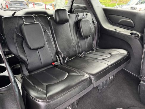 Used 2025 Chrysler Pacifica Select FWD image 18