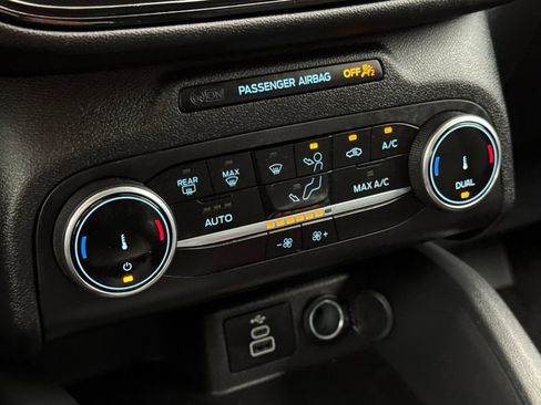 Used 2025 Ford Escape ST-Line image 19