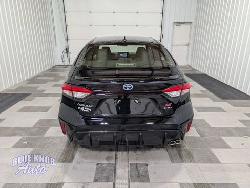 Used 2025 Toyota Corolla SE FWD image 3