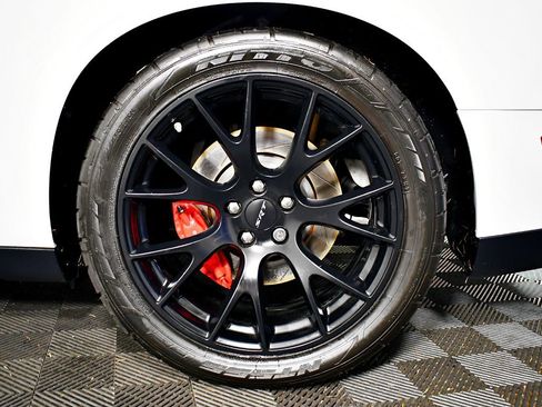 Used 2015 Dodge Challenger SRT Hellcat image 46