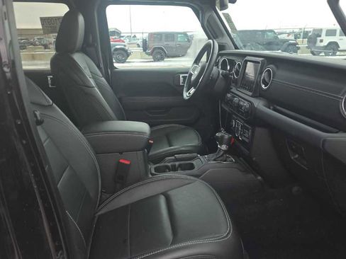 Used 2023 Jeep Wrangler Sahara w/ Cold Weather Group image 11