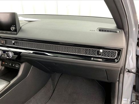 Certified 2025 Honda Civic Sport image 17