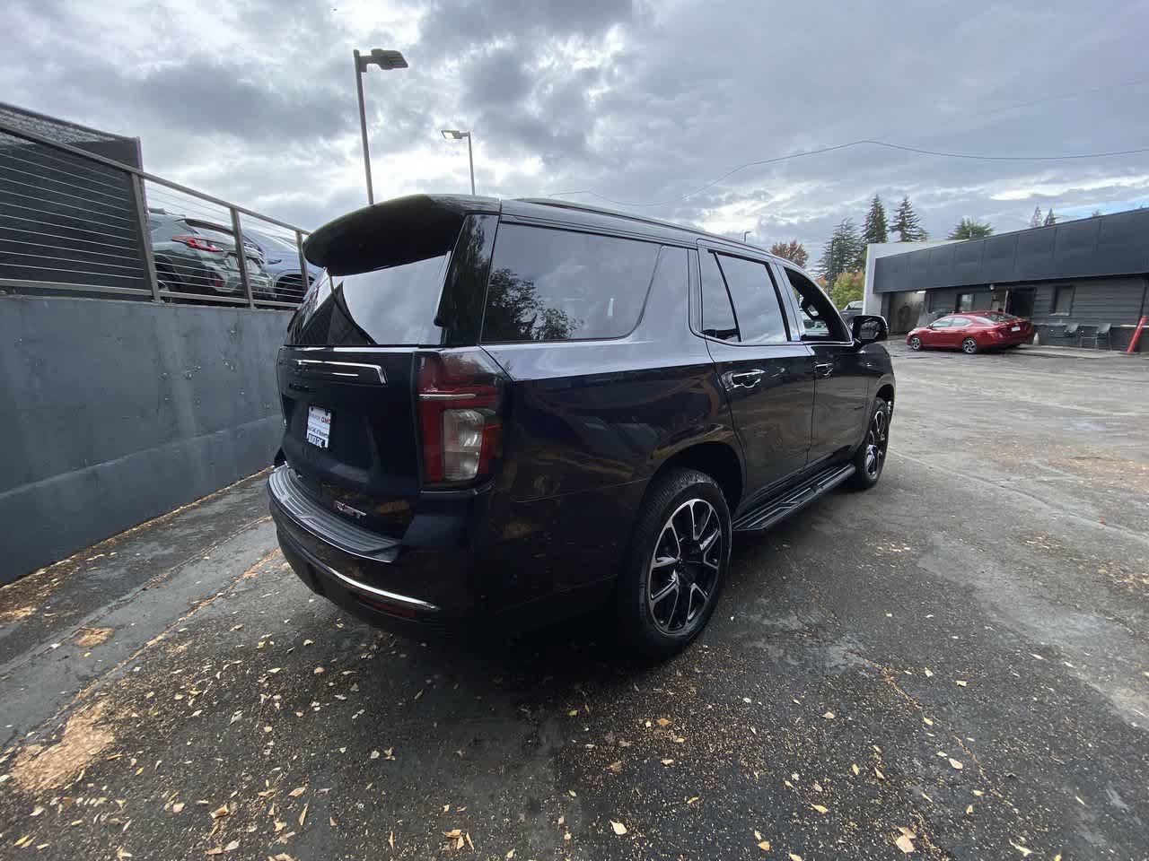 Used 2022 Chevrolet Tahoe RST w/ Luxury Package AWD/4WD image 6