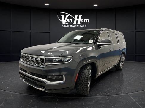 Used 2022 Jeep Grand Wagoneer Series III w/ Rear Seat Video Group 1 AWD/4WD image 3