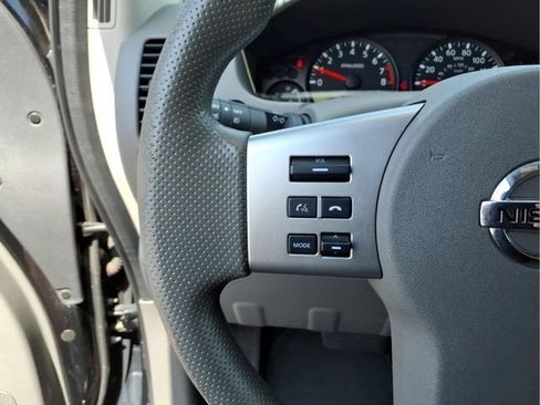 Used 2021 Nissan Frontier SV w/ Midnight Edition Floor Mats AWD/4WD image 18