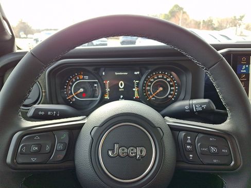 New 2026 Jeep Gladiator Sport image 17