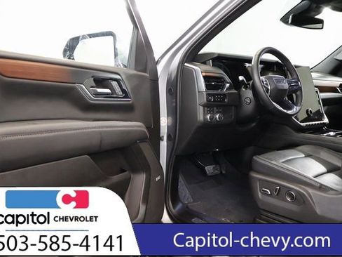 Used 2025 GMC Yukon Denali image 11