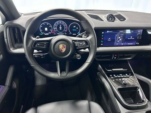 Used 2026 Porsche Cayenne Coupe image 12