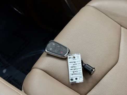 Used 2018 Cadillac Escalade ESV Platinum AWD/4WD image 49