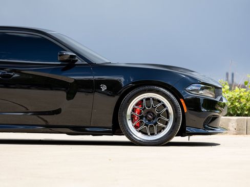 Used 2016 Dodge Charger SRT Hellcat w/ Harman/Kardon Audio Group RWD image 8