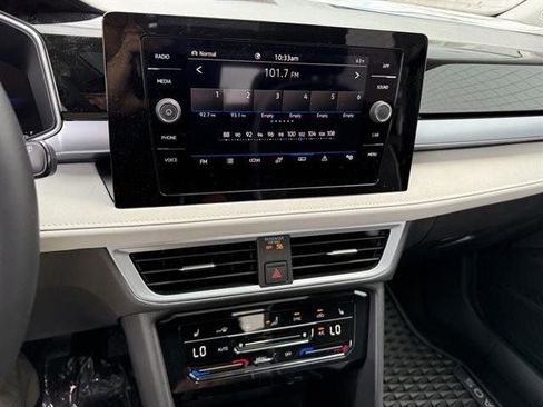 New 2025 Volkswagen Taos SE image 23