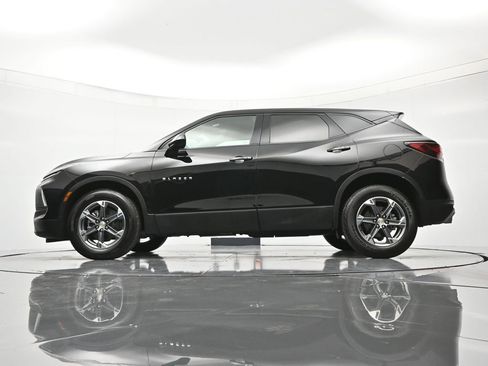 Certified 2025 Chevrolet Blazer LT FWD image 42
