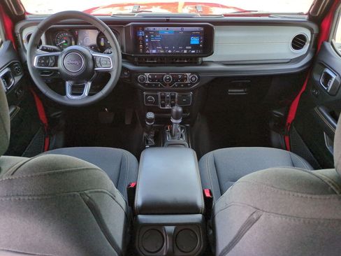 Used 2025 Jeep Wrangler Unlimited Sahara w/ Safety Group AWD/4WD image 14