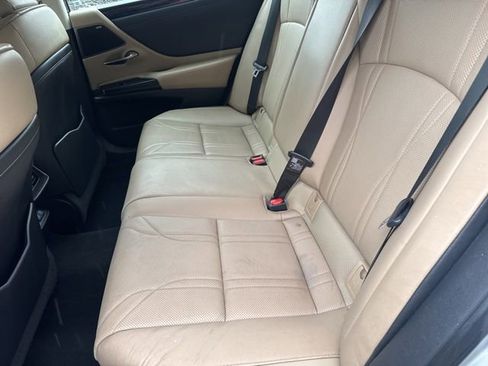 Used 2021 Lexus ES 300h w/ Accessory Package image 34