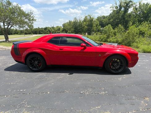 Used 2022 Dodge Challenger R/T Scat Pack RWD image 2