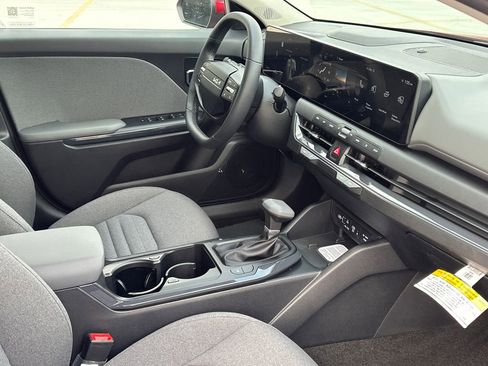 New 2025 Kia K4 EX image 11