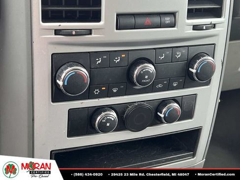 Used 2009 Chrysler Town & Country LX FWD image 21