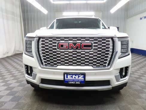 Used 2021 GMC Yukon XL Denali w/ Denali Premium Package image 42