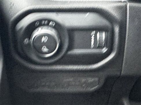 Used 2024 Jeep Gladiator Sport image 23