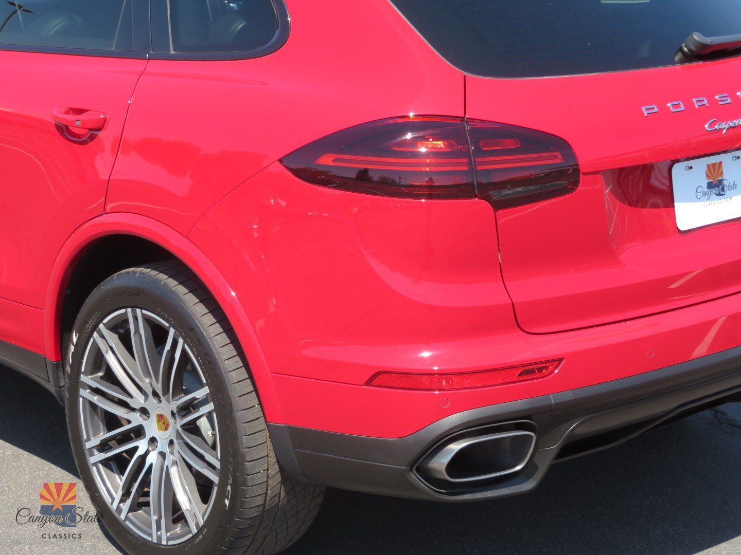 Used 2016 Porsche Cayenne w/ Premium Package AWD/4WD image 13
