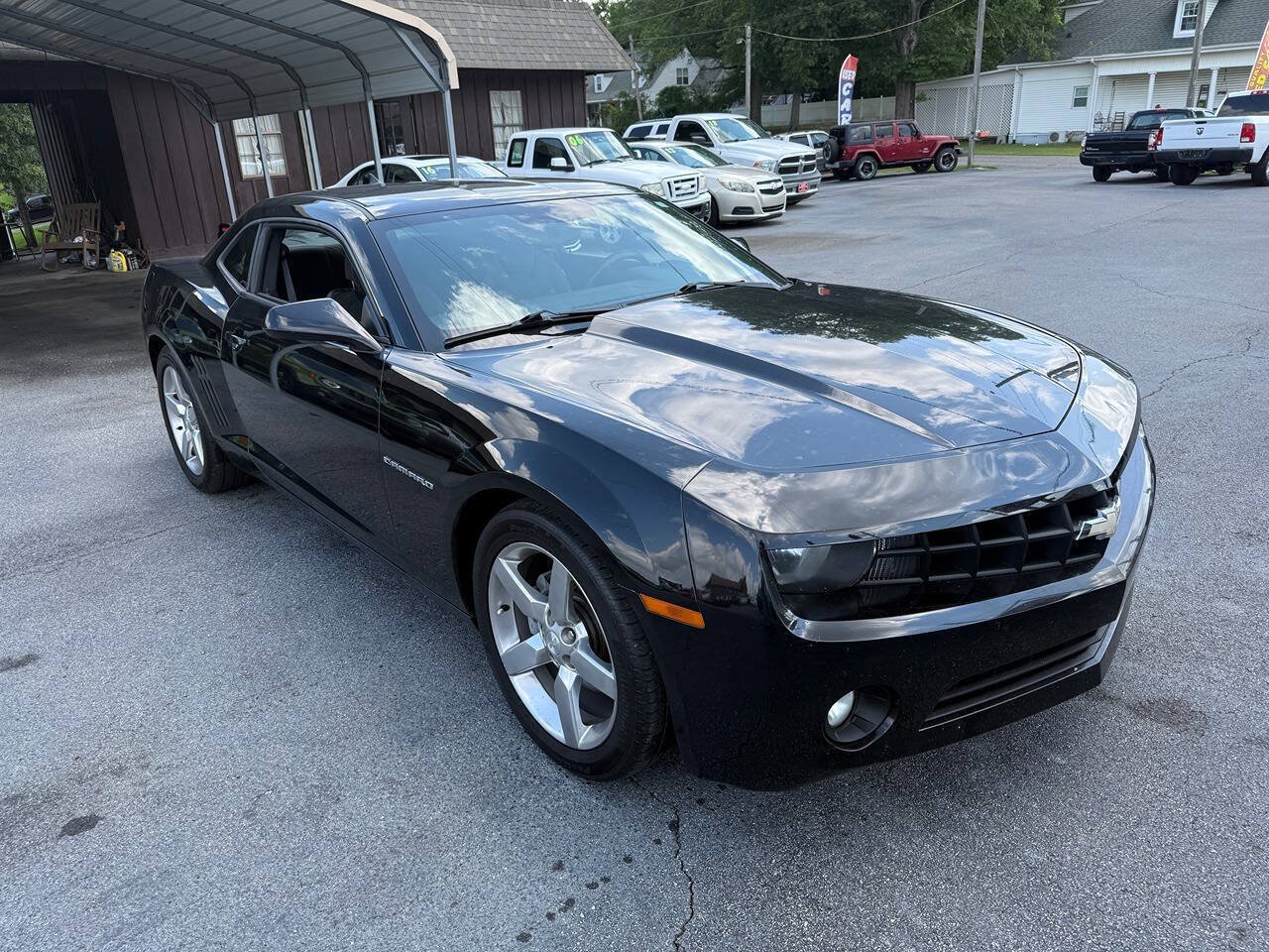 Used 2011 Chevrolet Camaro LT RWD image 2