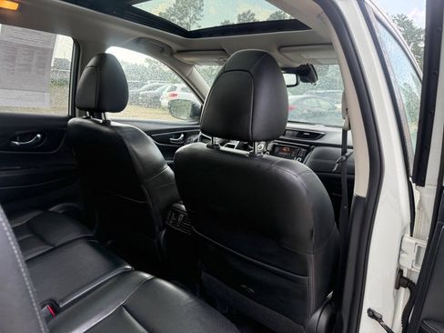 Used 2018 Nissan Rogue SL w/ Premium Package AWD/4WD image 34