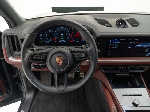 Certified 2026 Porsche Cayenne S AWD/4WD image 32