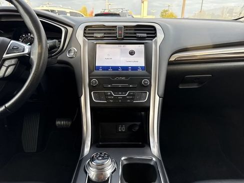 Used 2019 Ford Fusion SEL FWD image 23