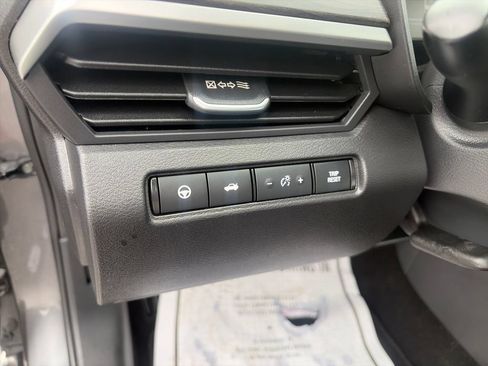 Used 2025 Nissan Altima 2.5 SL FWD image 33