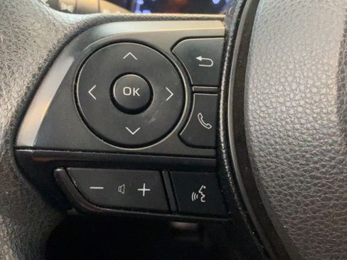 Used 2019 Toyota RAV4 XLE w/ Convenience Package FWD image 16
