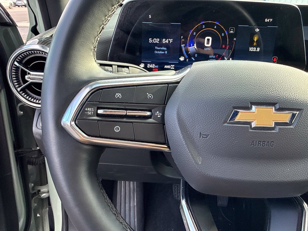Used 2026 Chevrolet Equinox LT AWD/4WD image 12