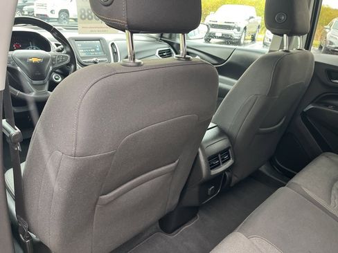 Used 2018 Chevrolet Equinox LT image 17