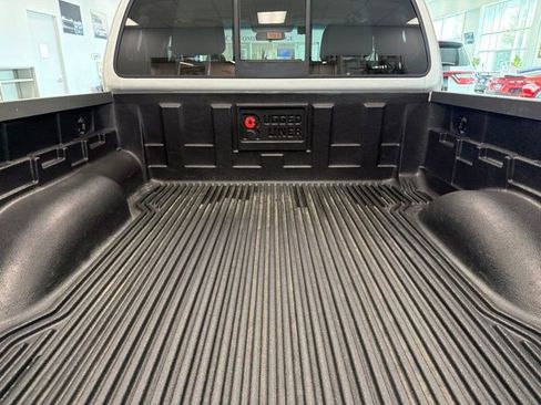 Used 2011 Suzuki Equator Sport AWD/4WD image 23