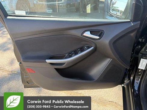 Used 2014 Ford Focus Titanium FWD image 13