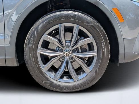 Certified 2023 Volkswagen Tiguan SE image 11