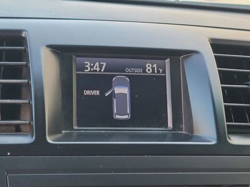 Used 2011 Toyota Highlander SE image 17