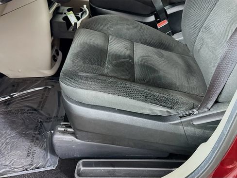 Used 2019 Dodge Grand Caravan SE w/ UConnect Hands-Free Group FWD image 26