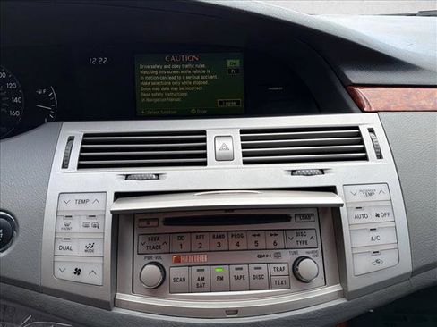 Used 2007 Toyota Avalon Limited image 19