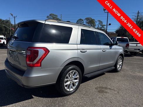 Used 2021 Ford Expedition XLT image 3